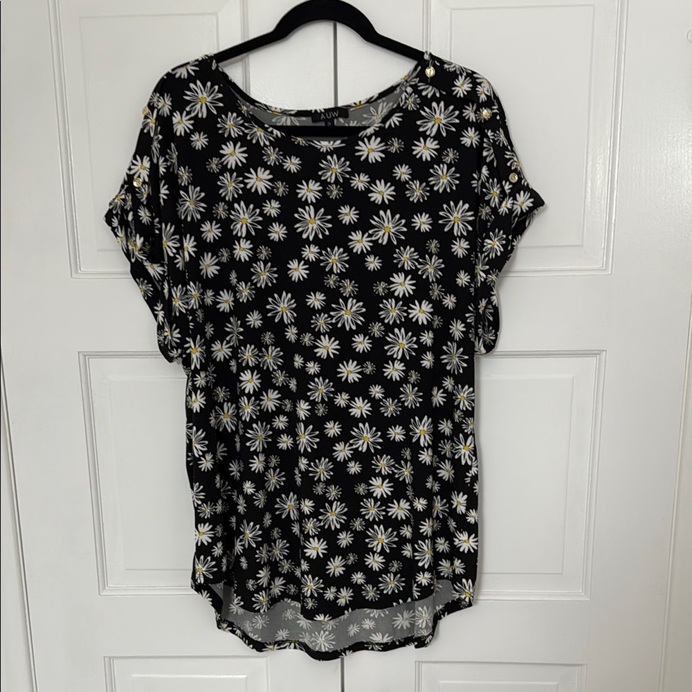 AUW Black and White Relaxed Blouse